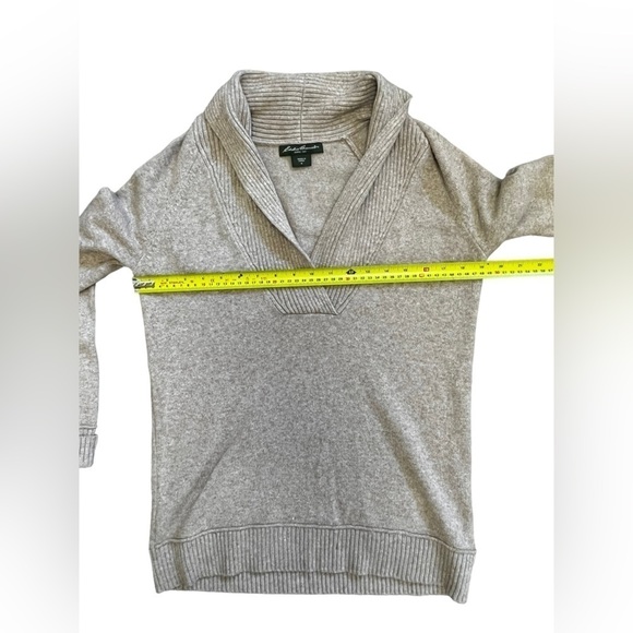 Eddie Bauer Tan V Neck Sweater - Medium - Picture 10 of 11